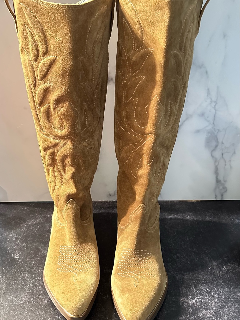 NWOT Guess Over-the-Knee Suede Cowboy Boots in Camel
